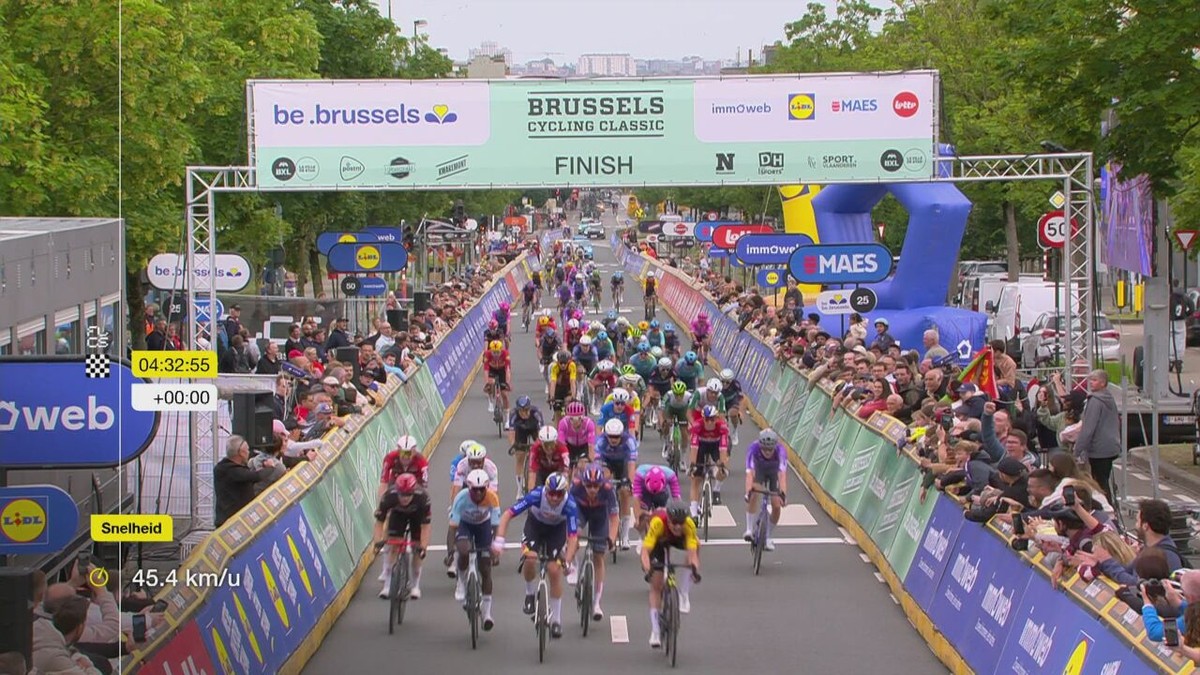VIDEO - Jordi Meeus sprint net iets sneller dan Fretin en wint de Brussels Cycling Classic