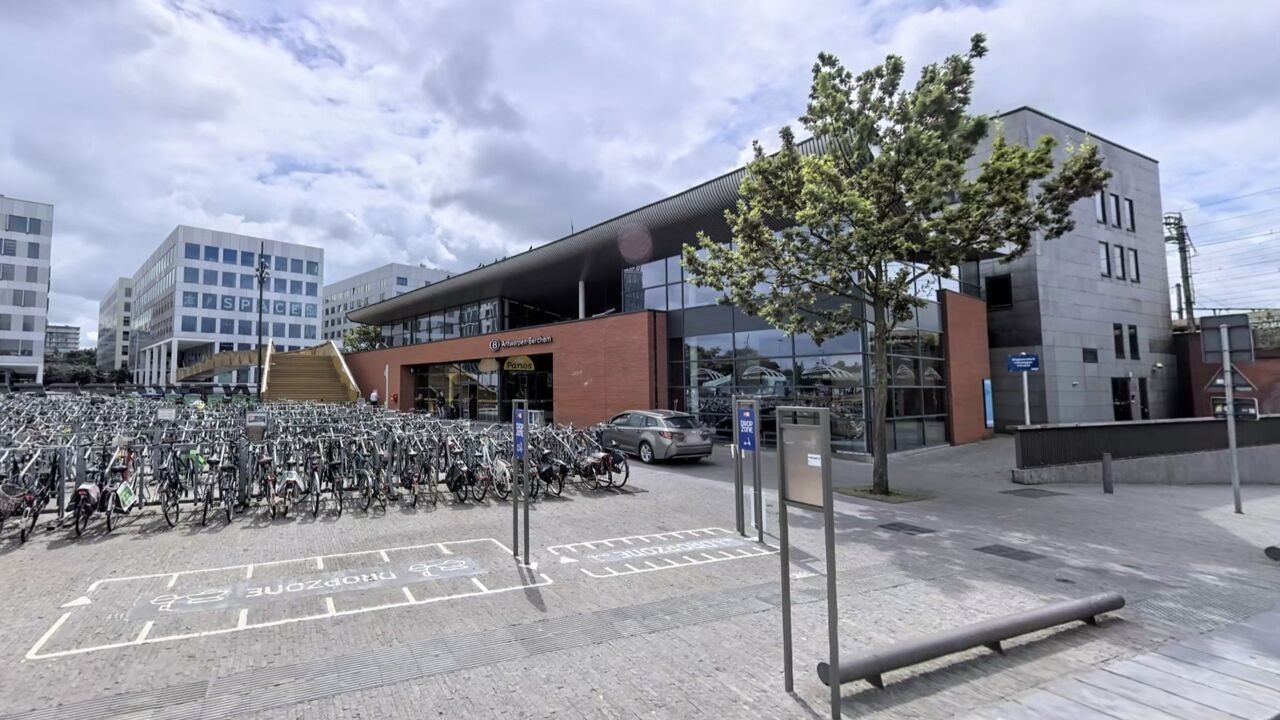 Station Berchem krijgt nieuwe brede doorgang met winkels, eetgelegenheden, roltrappen en liften