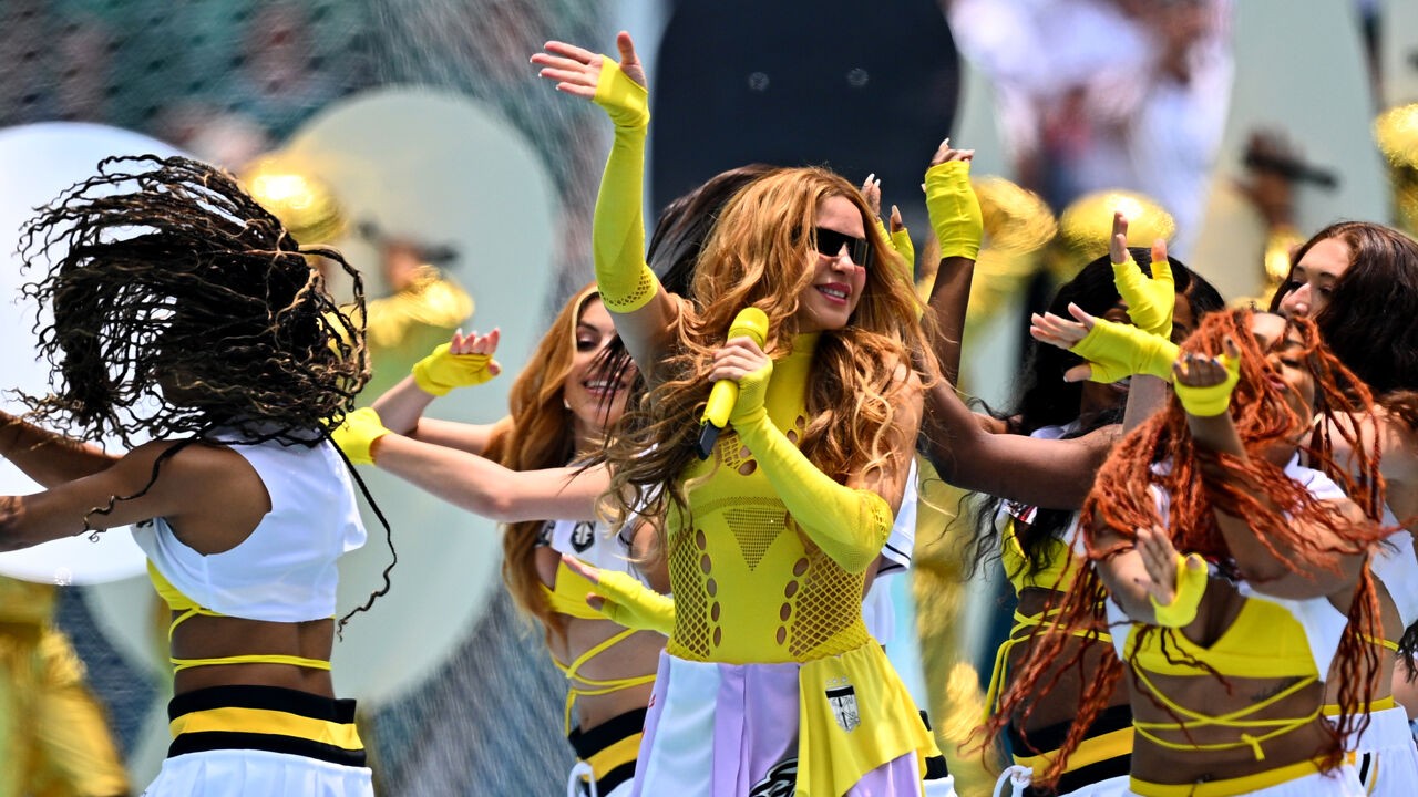 Shakira swingt het WK op gang: herbeleef hier het beste van de openingsceremonie in Mexico