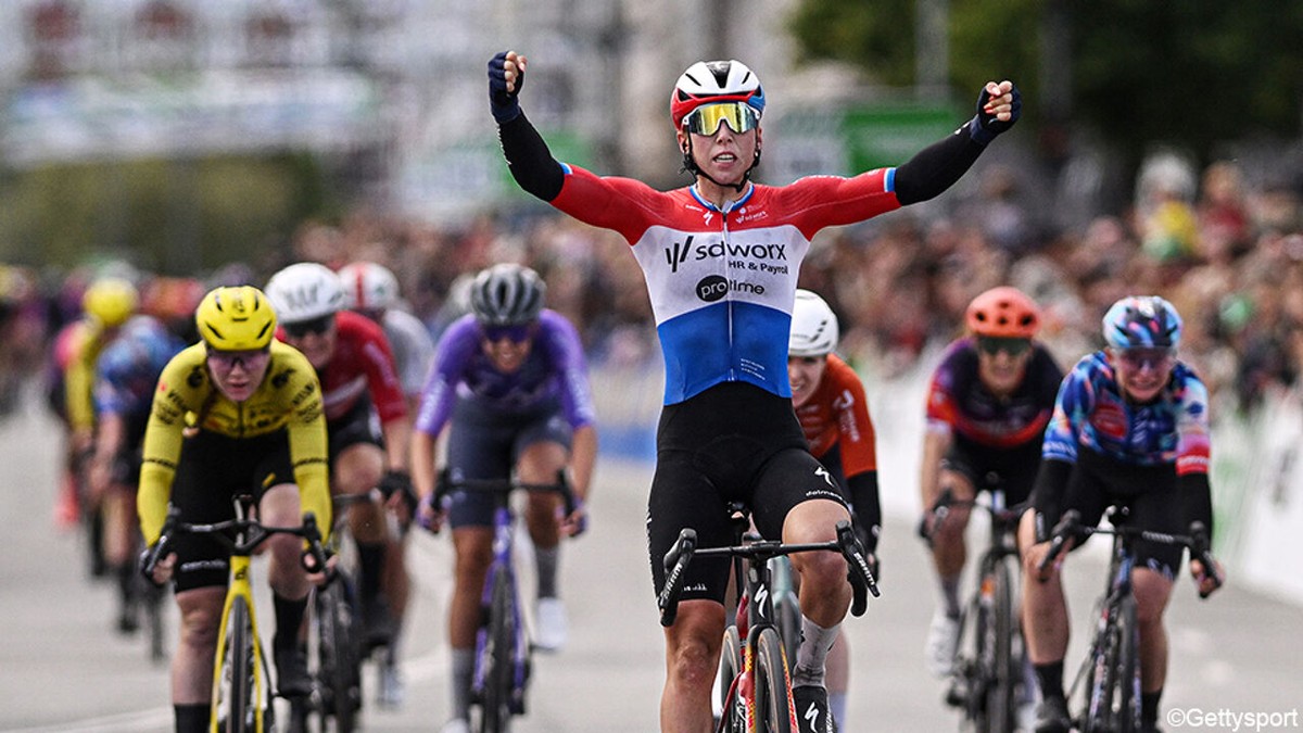 Lorena Wiebes zet orde op zaken na uitsluiting in Giro en wint Copenhagen Sprint met meters voorsprong