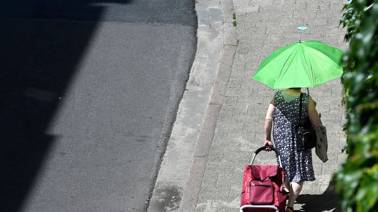 Hittegolf leidde tot aanzienlijke stijging in aantal sterfgevallen in België, wachttijd bij 112 liep vorig weekend op tot 10 minuten