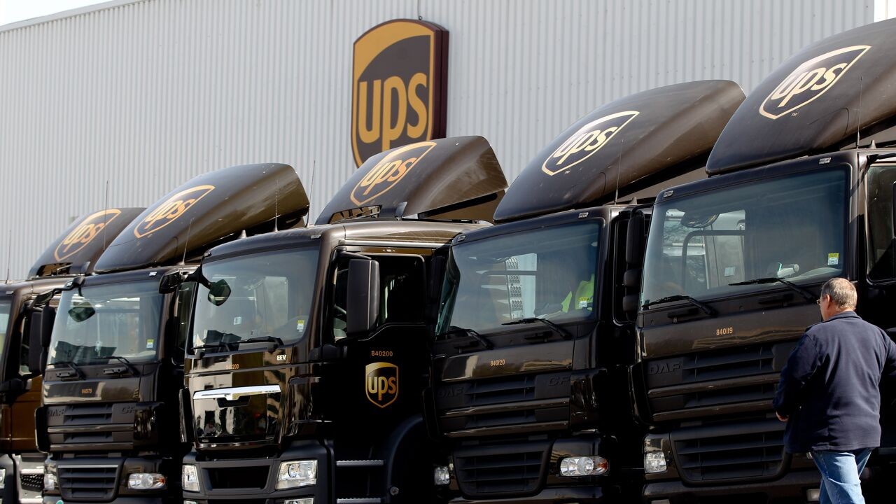UPS wil tot 525 banen in ons land schrappen: "Degoutant om al die gezinnen week voor zomervakantie in onzekerheid te storten"