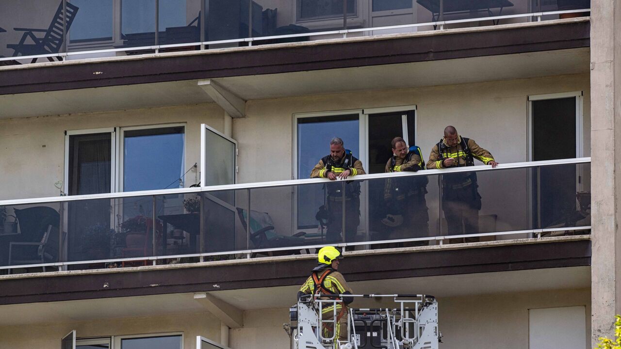 5 doden bij brand appartementsgebouw op Linkeroever, koning Filip bezoekt plaats van ramp