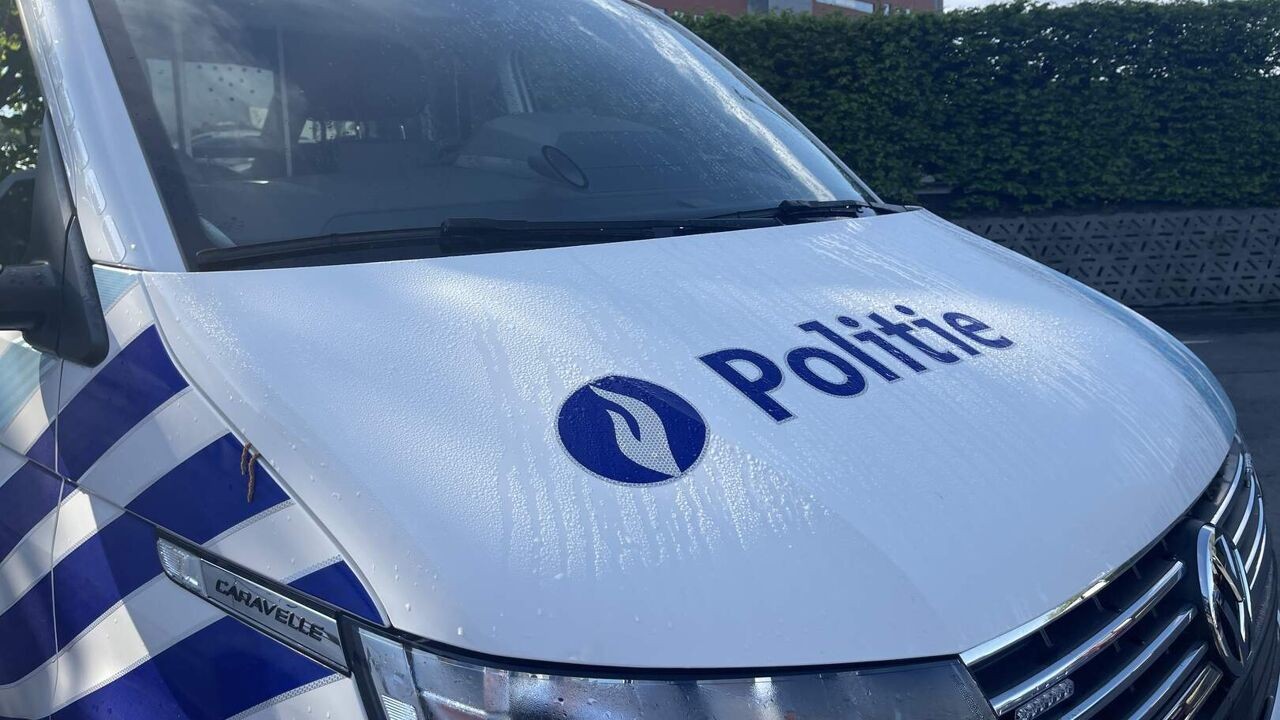 Dodelijk frontaal ongeval in Oedelem: 58-jarige bestuurder bezwijkt aan verwondingen