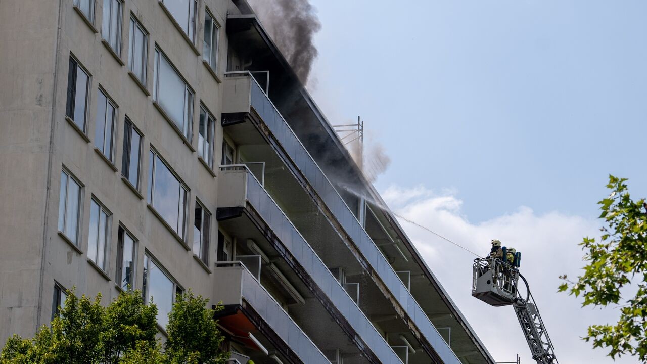 Na brand op Linkeroever: hoe lang moeten slachtoffers met rook- en waterschade wachten op geld van de verzekering?
