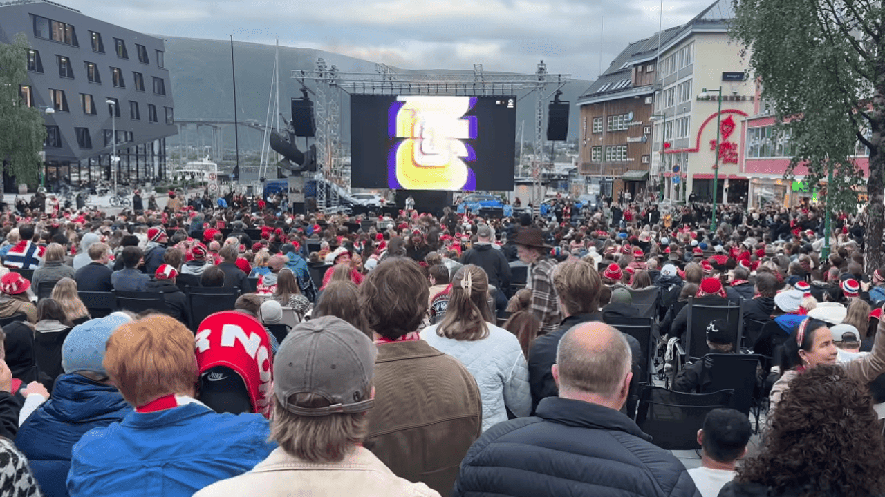 Tom Waes beleeft WK-exit van Noorwegen vanop eerste rij in Tromsø: "Het roei-ritueel is enorm imposant"