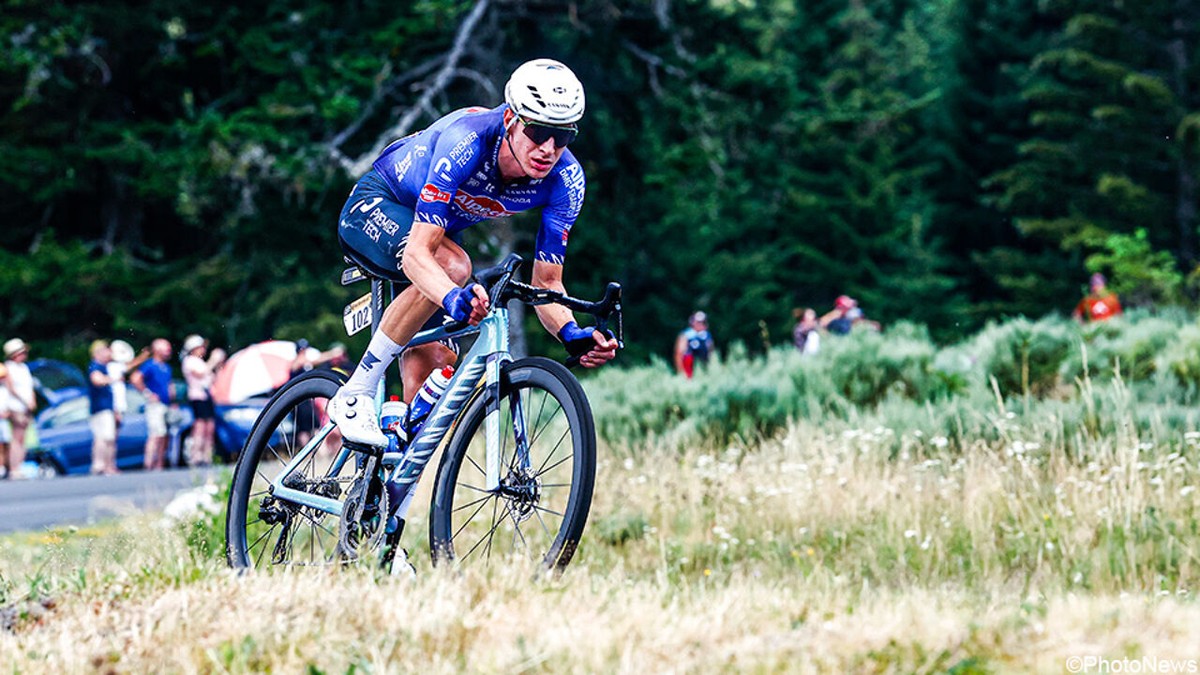 Ramses Debruyne blijft charmeren: "Mathieu van der Poel lanceerde me, maar UAE hield de leiband strak"