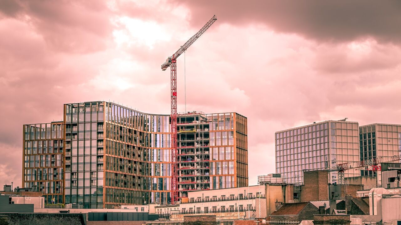 120 appartementen, 316 hotelkamers en 44.000 m² kantoorruimte: dit is het Oxy-gebouw, het omgebouwde Muntcentrum in hartje Brussel