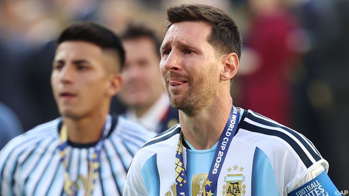 "Jouw tranen zijn de onze": Lionel Messi laat emoties de vrije loop, bond hint met mooie bedanking naar afscheid