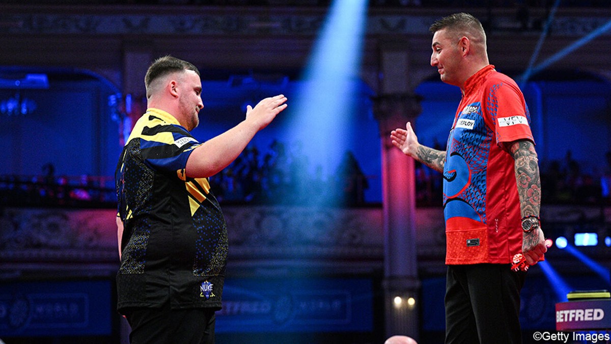 Weergaloze Luke Littler verwent fans met 9-darter en scoort waanzinnig gemiddelde op World Matchplay
