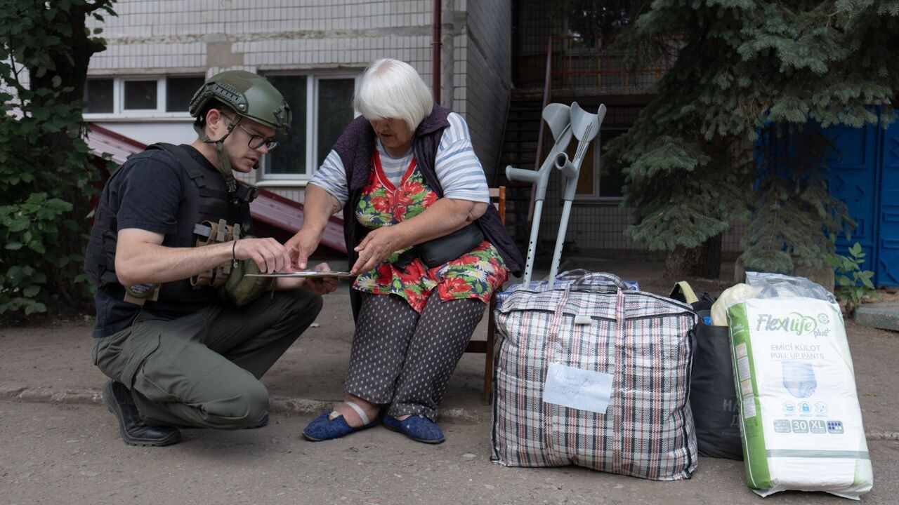 Mee op evacuatie van laatste Oekraïense burgers in de Donbas: "Het is te veel geworden, ik wil leven"