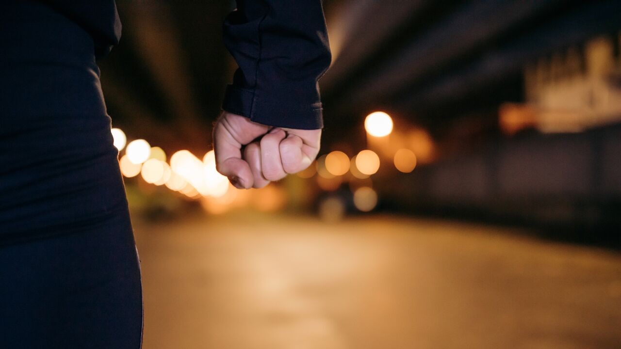 "Je hoeft geen held te zijn, maar je kan altijd iets doen": hoe je kan tussenkomen bij agressie zonder jezelf in gevaar te brengen