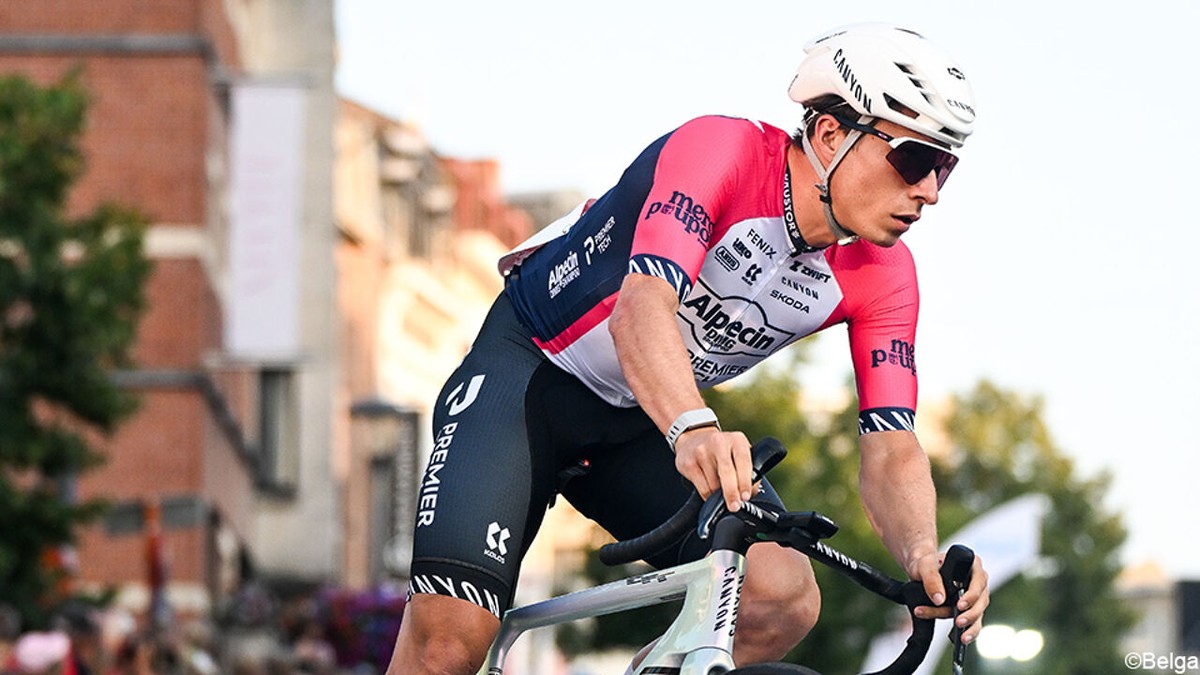 Belgen maken er spannend schouwspel van in na-Tourcriterium in Herentals, met Jasper Philipsen als winnaar