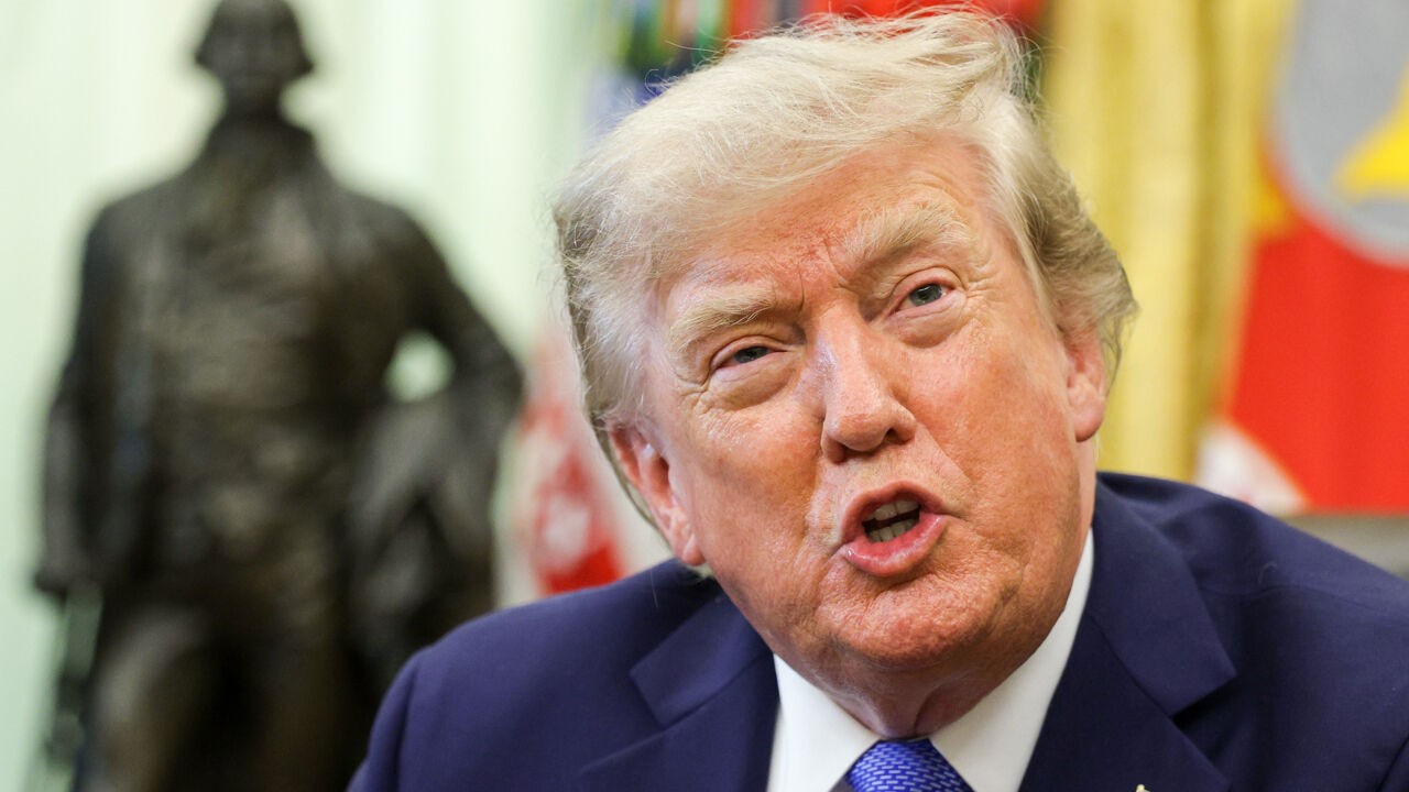 Trump tekent 2 nieuwe besluiten om geboorterecht in te perken, nadat Hooggerechtshof vorige heeft verworpen