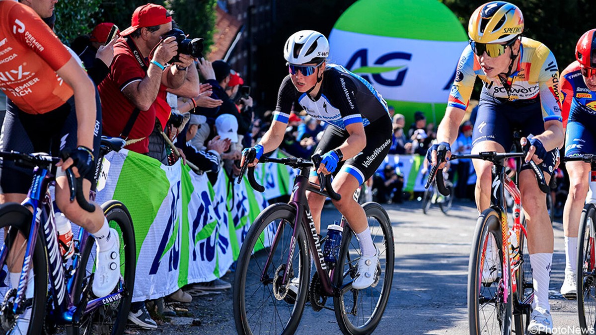 Amper 5 seconden overschot: Nederlandse Eline Jansen overleefde slotrit Tour de France Femmes maar net na fout van organisatie