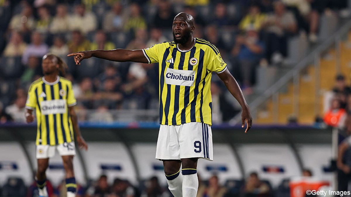 "De zotste sfeer uit mijn carrière": Lukaku wakkert meteen vuur aan bij debuut Fenerbahçe (maar geeft ook Anderlecht weer hoop)