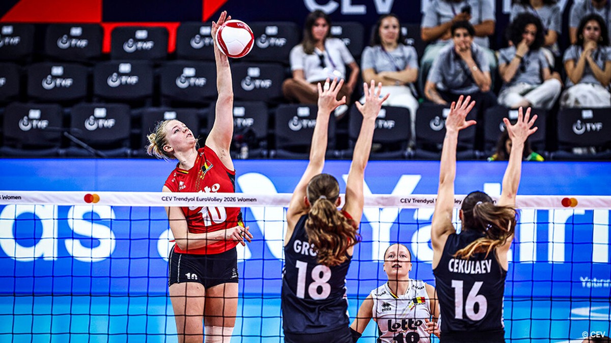 LIVESTREAM: Yellow Tigers raken even focus kwijt door Duitse tussensprint (en rare beslissing van ref) in set 2