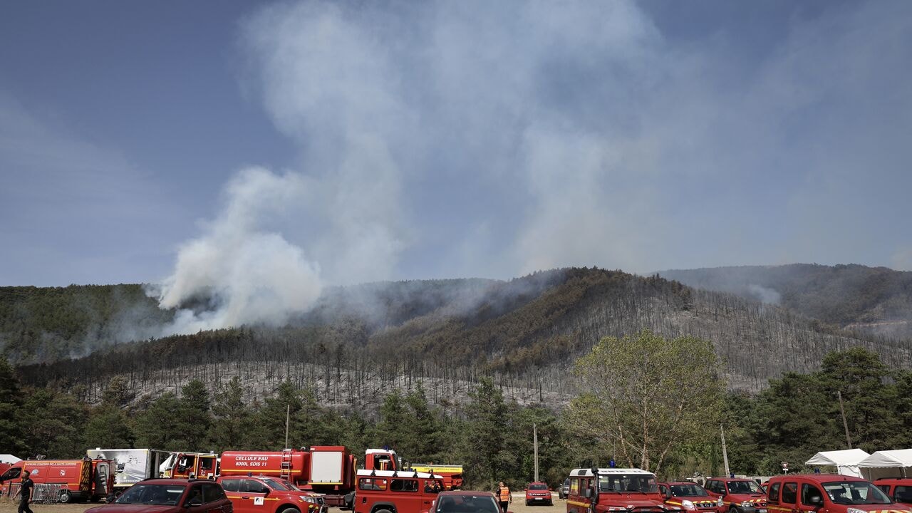 Natuurbrand woedt in het Zuid-Franse departement Aude