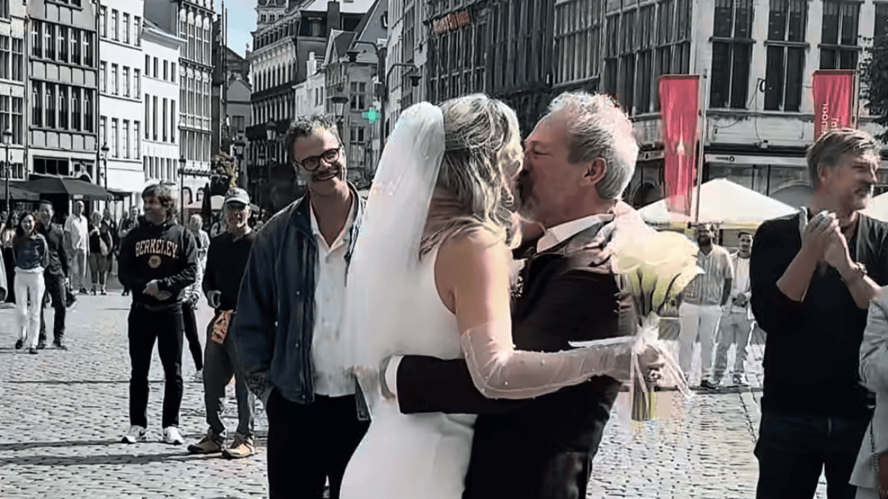 Presentatrice Ella Leyers en tv-maker Jan Eelen zijn getrouwd in Antwerpen
