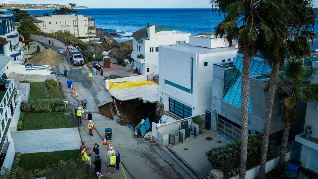 Villa van Nicolas Cage in Malibu bedreigd door groot zinkgat op oprit
