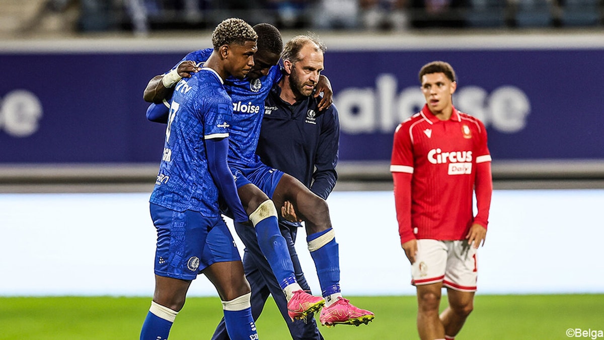 De Mil vreest voor Ngom na akelige knieblessure: "Ik hoop dat mijn gevoel niet juist is..."