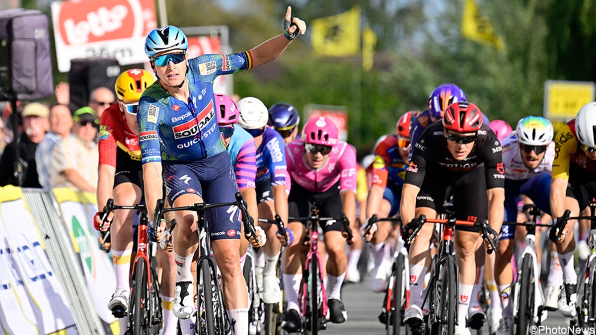 Tim Merlier vindt zijn eigen weg en vliegt met machtige spurt naar winst in Koolskamp Koers