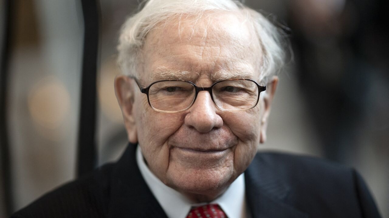 Na 60 jaar aan het roer: 'superbelegger' Warren Buffett draagt investeringsmaatschappij over aan zoon