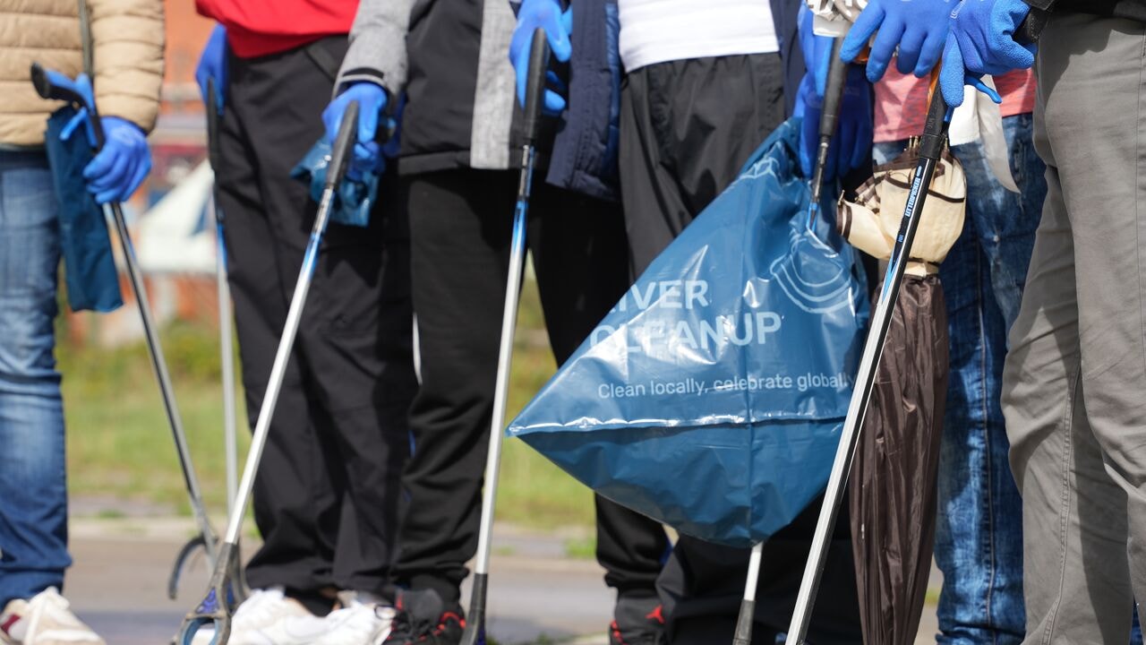 Meer dan 1.300 kilogram afval opgeruimd in Antwerpen en Luik voor World Cleanup Day