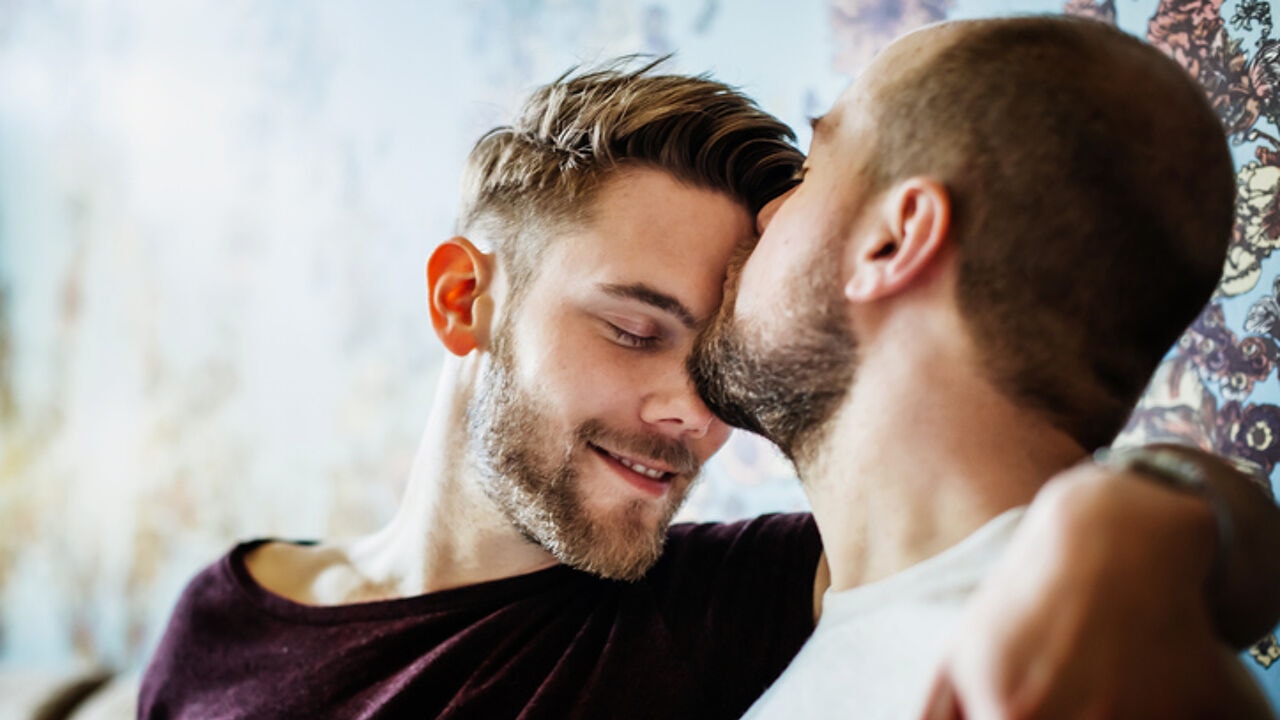 Nederlandse tieners minder positief tegenover homoseksualiteit dan 4 jaar geleden: "Zorgwekkende trendbreuk"
