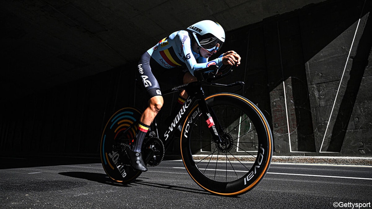 Belgische Luca Vierstraete snelt naar tijdritbrons bij beloften, Felicity Wilson-Haffenden is wereldkampioene