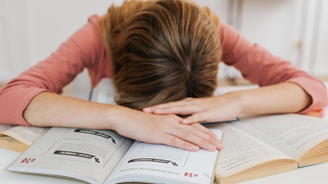 Waarom jongeren steeds meer schoolstress ervaren: "We willen almaar beter presteren"