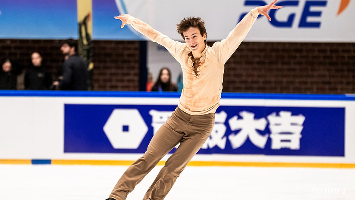 Een opvolger voor Kevin Van der Perren: 17-jarige Denis Krouglov wint eerste Grand Prix bij junioren