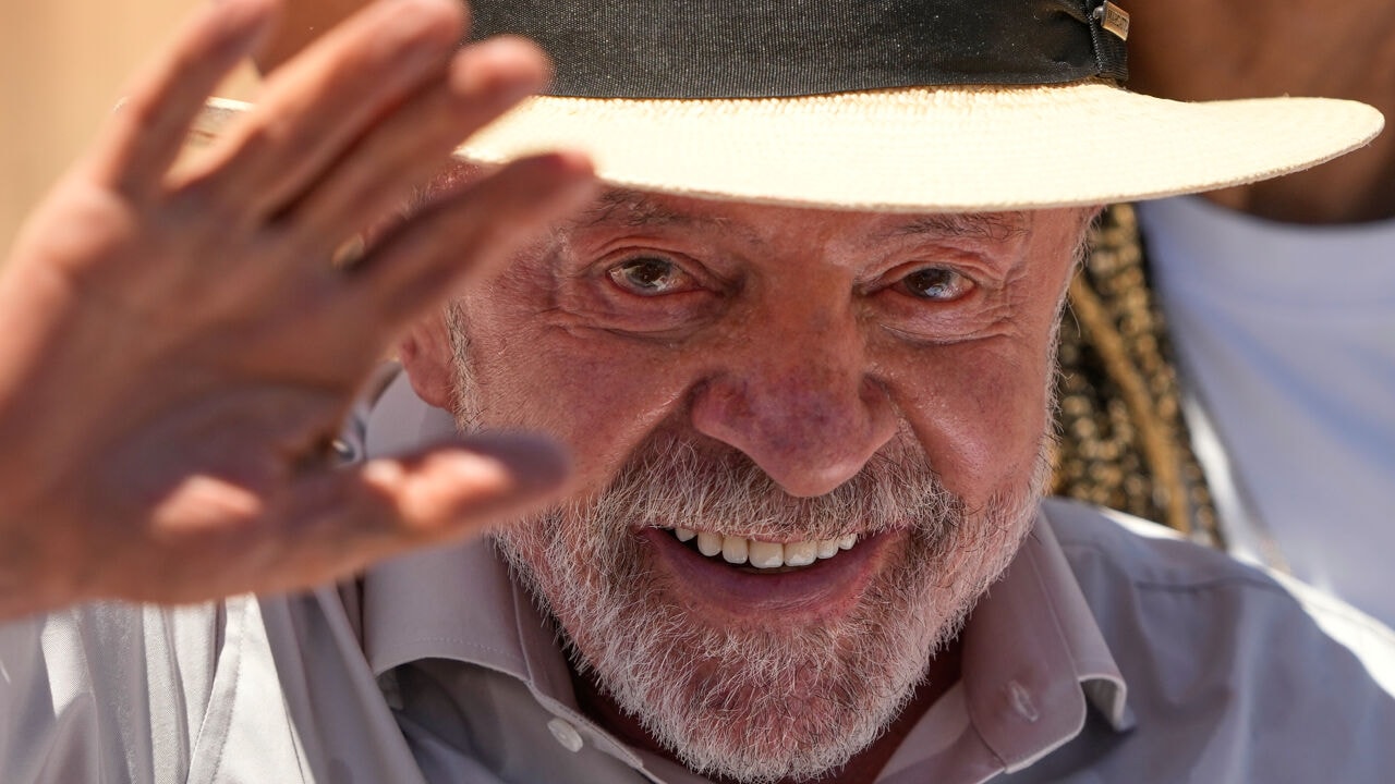 President Lula beschuldigt Meta van inmenging in verkiezingen ten voordele van Bolsonaro