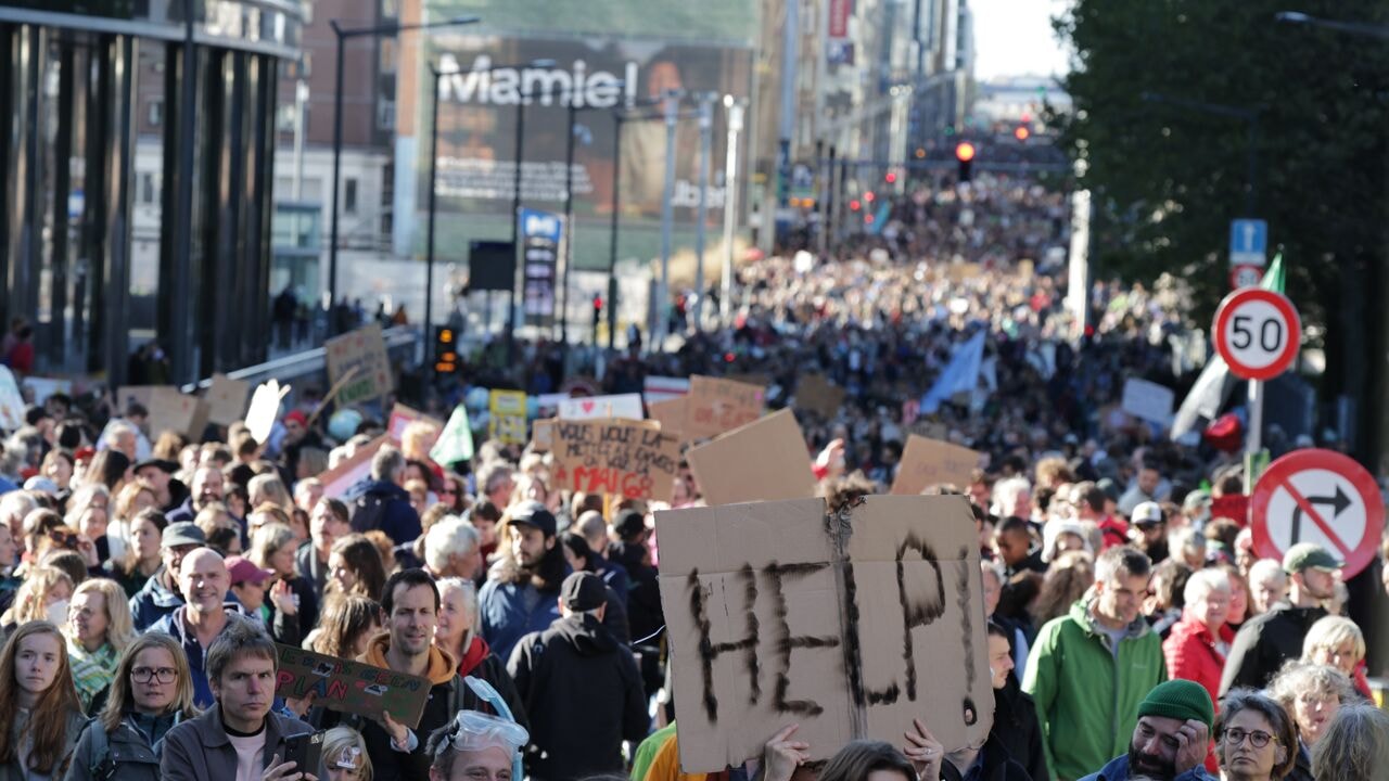 Klimaatmars lokt dubbel zoveel deelnemers als vorig jaar: "Beleid moet dringend tandje bijsteken"