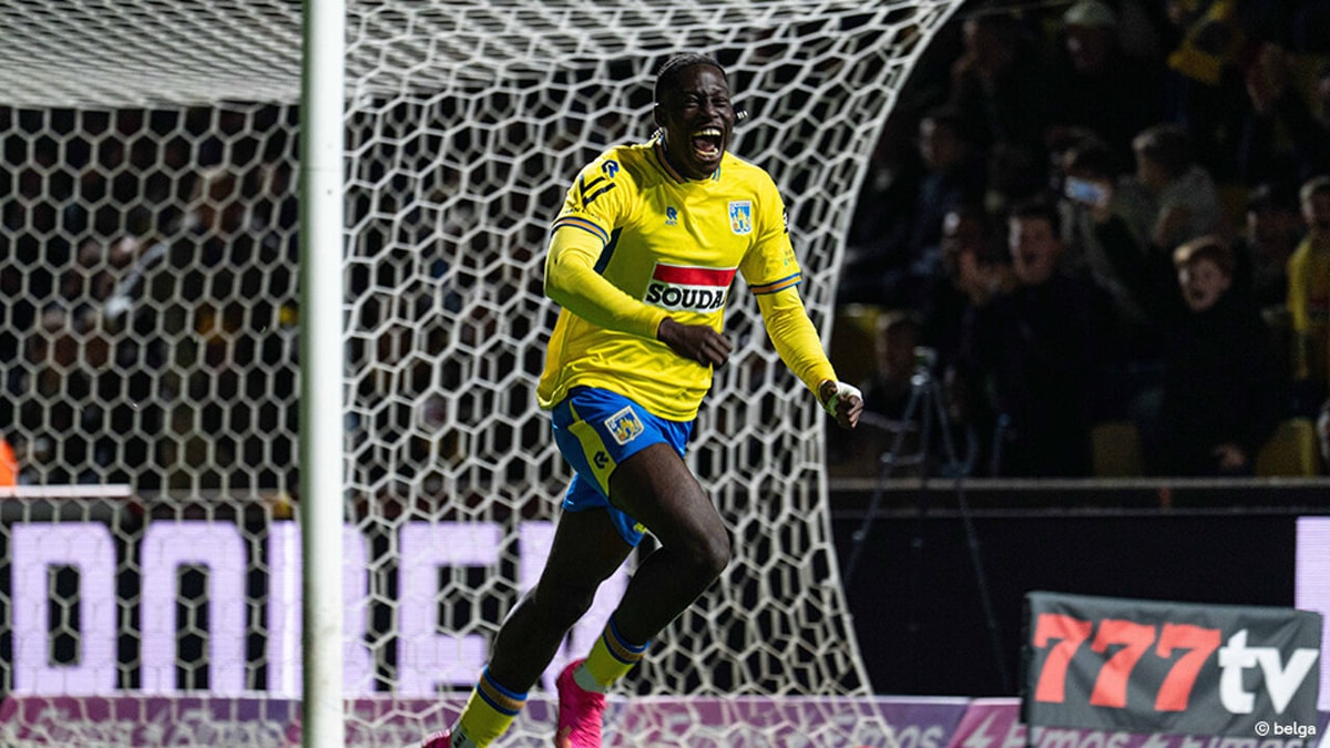 (Domme) rode kaart deed de match volledig kantelen: 10-koppig Antwerp gaat onderuit in Westerlo, dat 4e zege op rij boekt