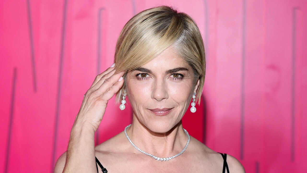 Amerikaanse actrice Selma Blair verwondt cabinepersoneel op vlucht naar New York