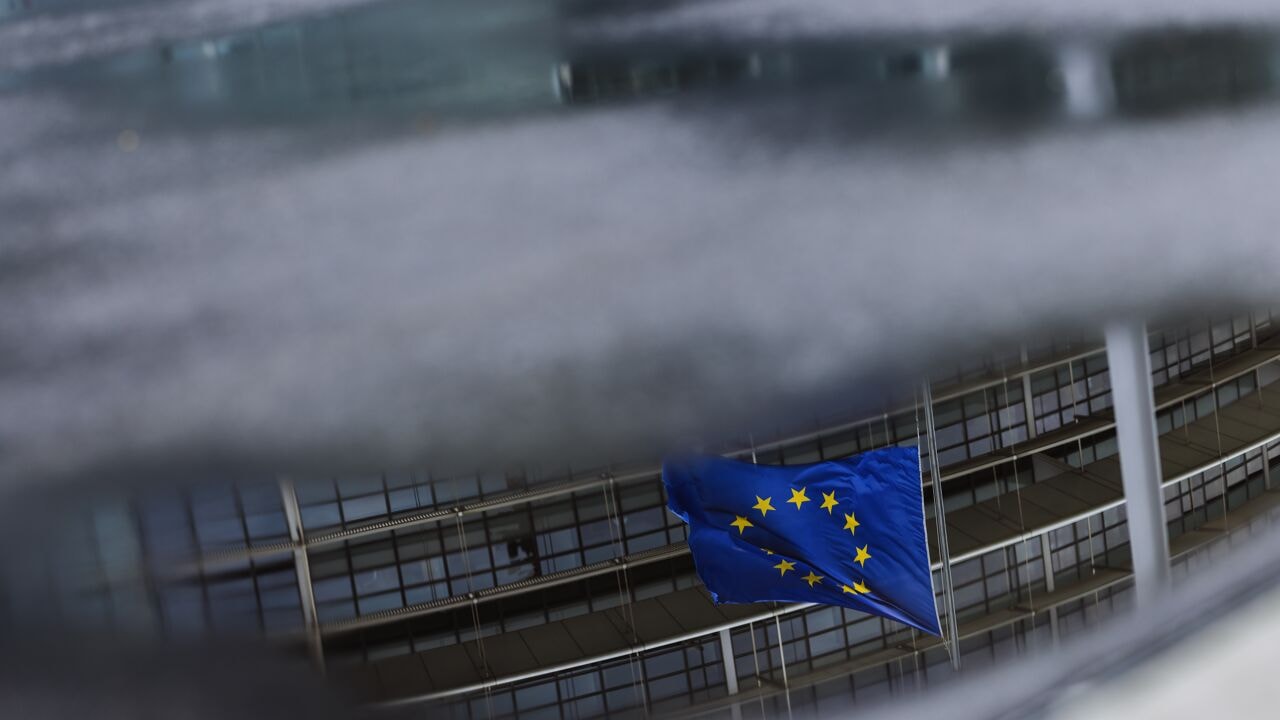 Huiszoekingen in Europees Parlement in onderzoek naar voormalige uiterst rechtse fractie ID