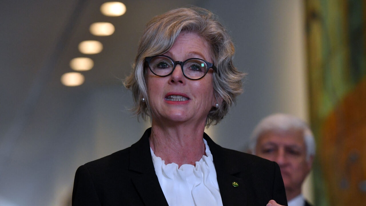 Politica Helen Haines verliest beide benen na aanrijding door auto in Australië: "Herstel zal lang en zwaar zijn"