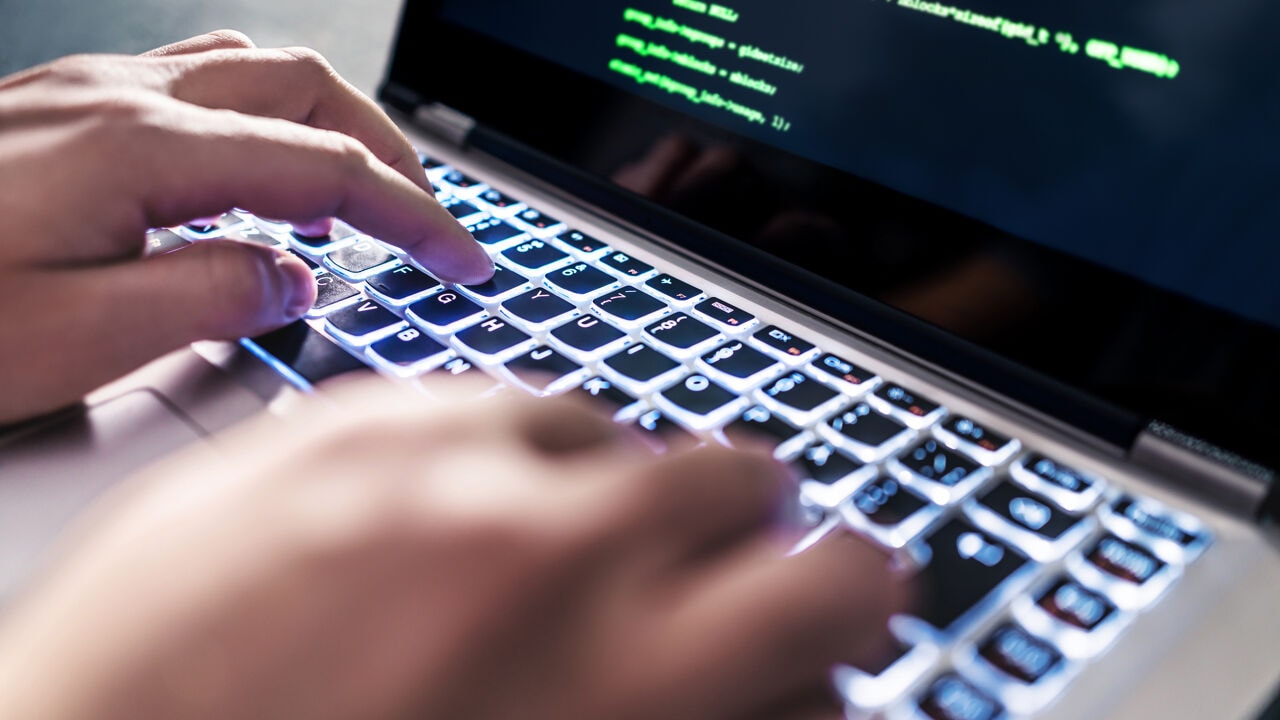 "Hackers vinden makkelijker lekken door AI", steeds meer websites weer online