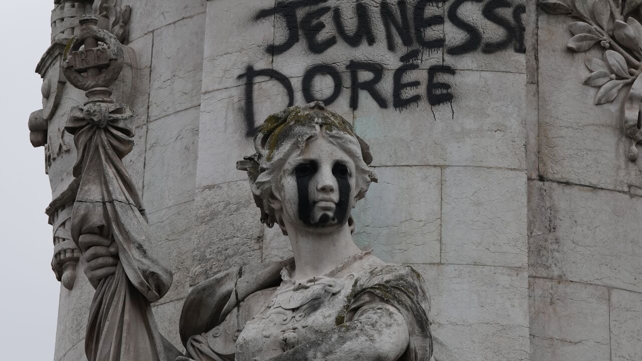 Studentenbetogingen in Parijs en Lyon verboden, avondklok voor minderjarigen in Toulon zaterdag