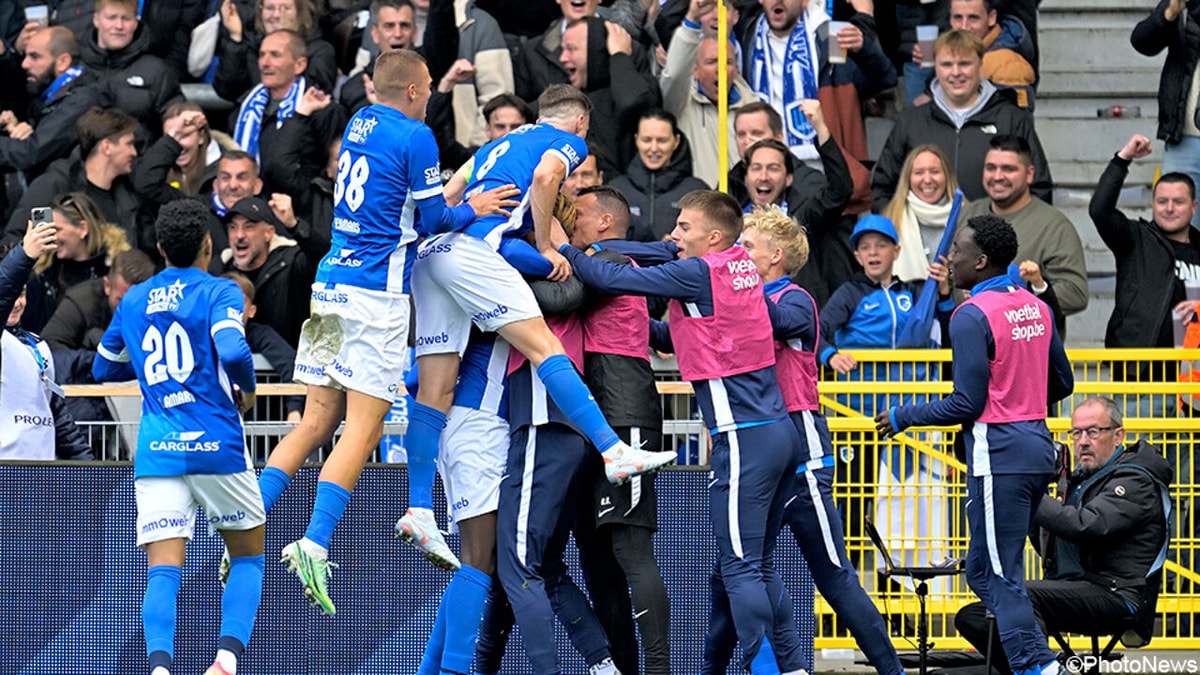 Racing Genk straft defensief gestuntel bij tienkoppig Standard genadeloos af en boekt deugddoende zege