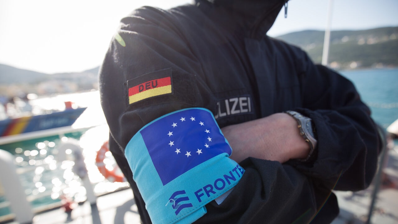 Europese Commissie geeft grensagentschap Frontex grotere rol in deportatiebeleid