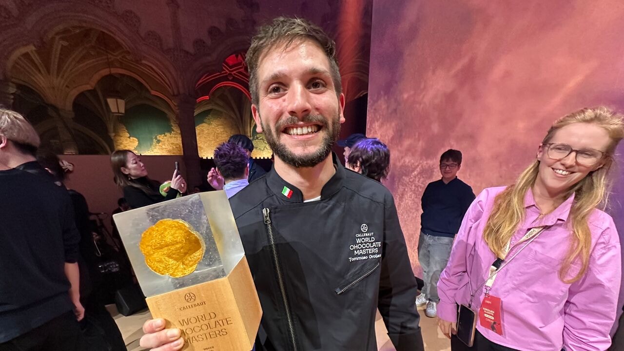 Italiaan Tommaso Grollero wint 'wereldbeker voor chocolatiers' in Antwerpse Handelsbeurs