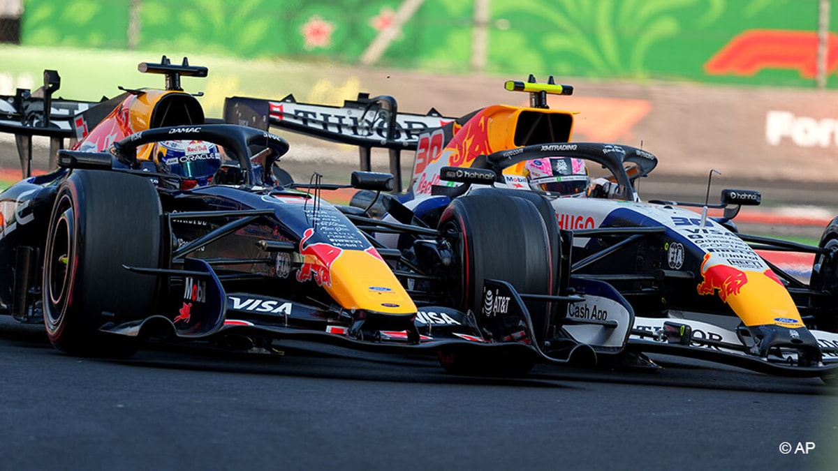 Verstappen botst met ex-ploegmaat Lawson en haalt uit: "Niet slim als je voor je zitje vecht"
